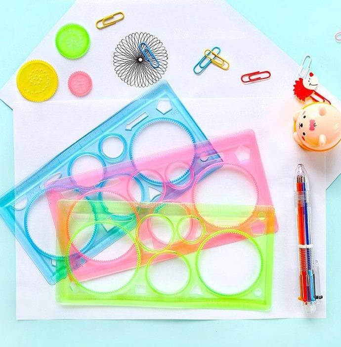 Bộ thước vẽ họa tiết mỹ thuật độc đáo lạ mắt tiện dụng